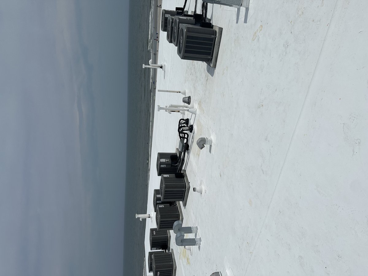 Commercial flat roof replacement